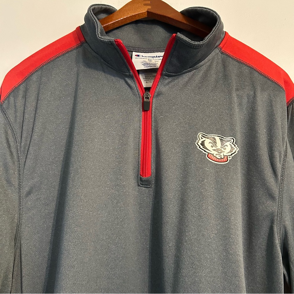 Champion Men's Gray and Red Quarter-Zip Jacket Wisconsin Badgers XL